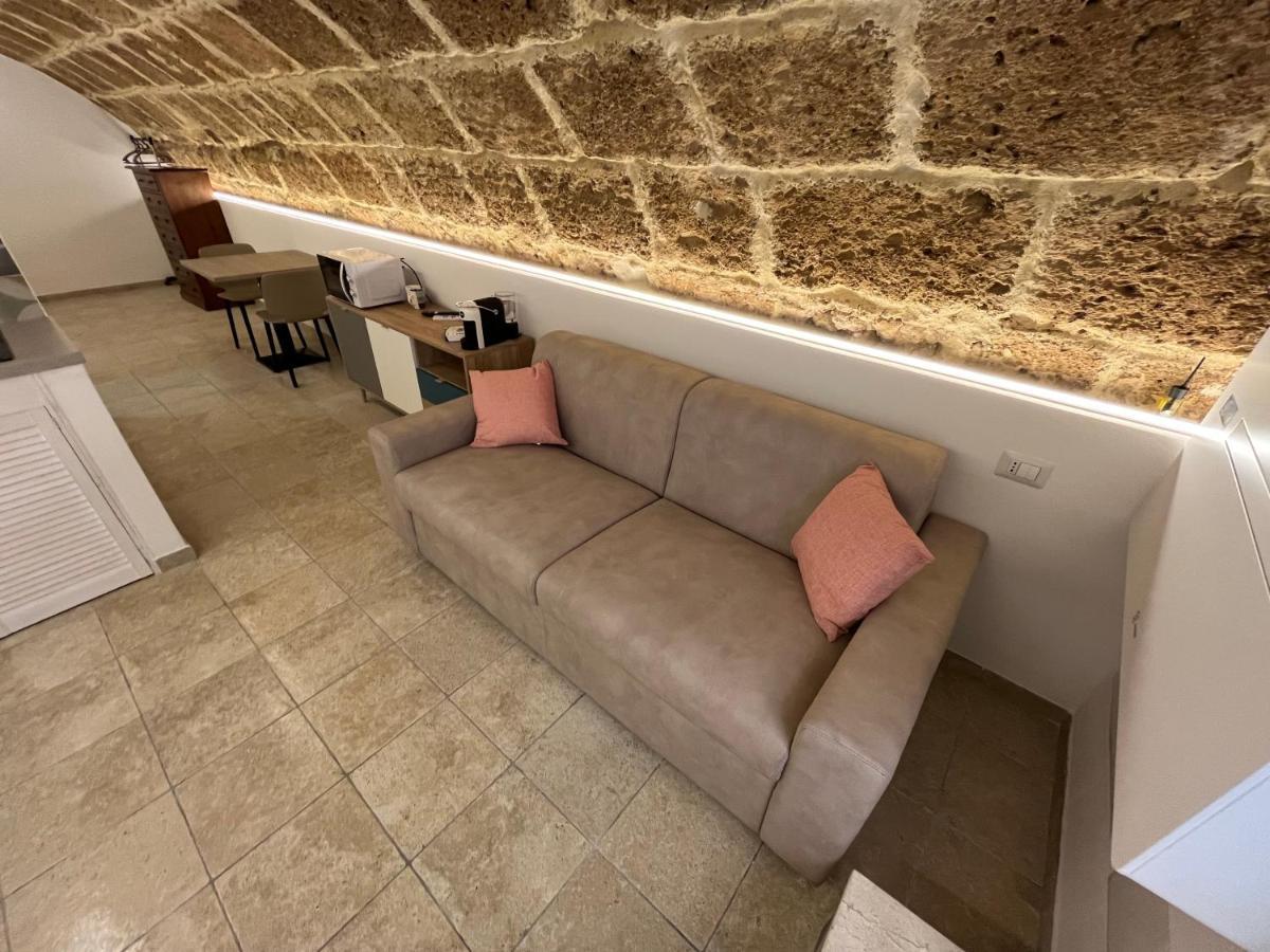 Poma De Casa - Carrer De Pa I Algua * Alghero