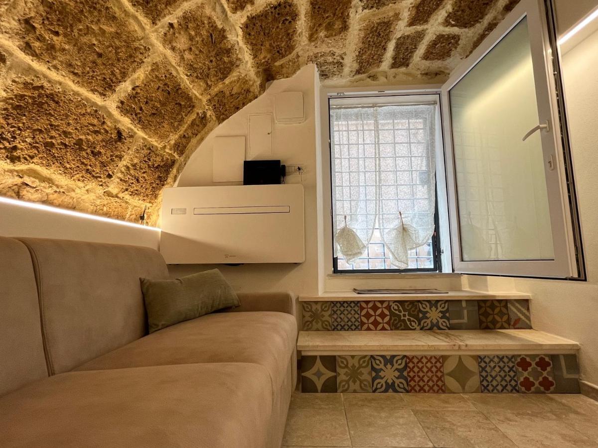 Poma De Casa - Carrer De Pa I Algua Alghero
